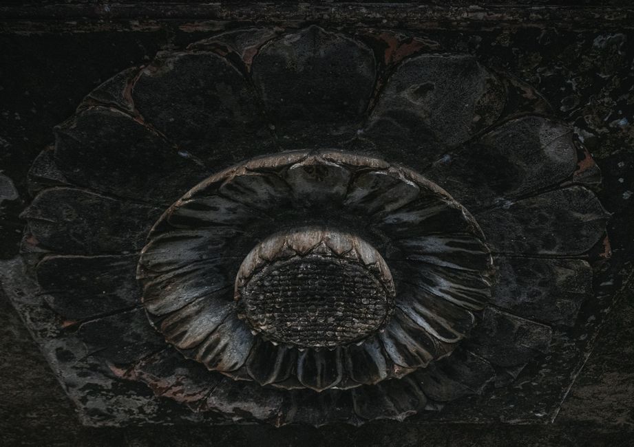 When Onyx Became a Brand: Industrial Cutting, Tourism, and the Reinvention of a Carving Stone