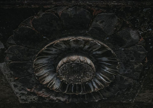 When Onyx Became a Brand: Industrial Cutting, Tourism, and the Reinvention of a Carving Stone
