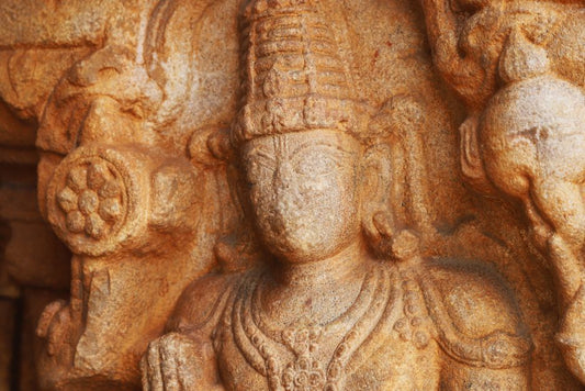 The Moonstone of Chandragupta: A Legend of Love and Betrayal in Ancient India