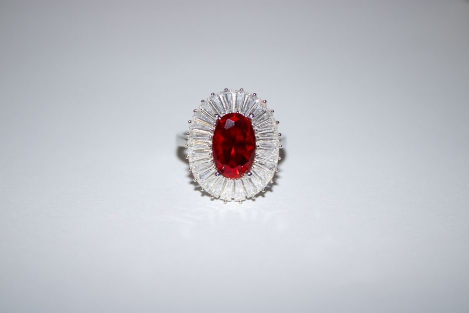 How to Buy a Natural Ruby for an Engagement Ring: Quality Factors, Budget Tips, and Certification Guide