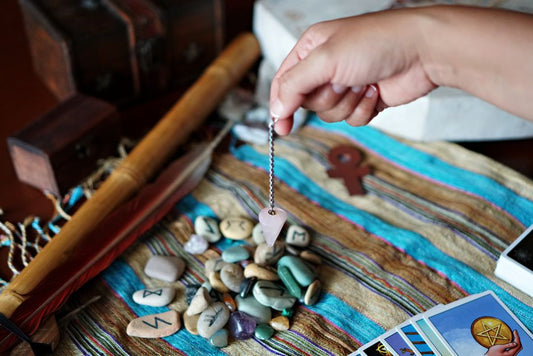 Malachite Emotional Healing: Daily Practices to Release Old Patterns