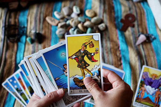 Tree Agate, Courage, and the Tarot Fool: Reading Confidence as a Practice Rather Than a Gift