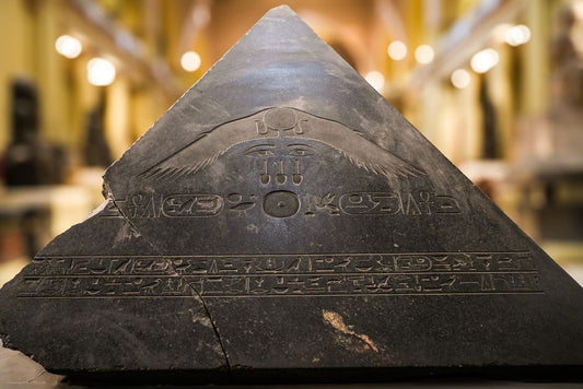 How Ancient Seal Cutters Beat the Limits of Hard Stone: Craft Guilds and the Archaeology of Signet Engraving
