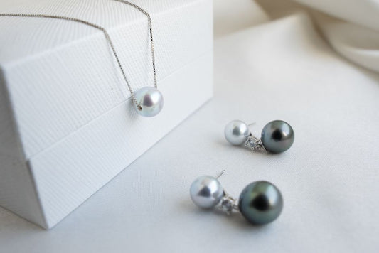 Marine Gems in Early Modern Gift Diplomacy: The Pre-Modern Names and Political Lives of South Sea Pearls