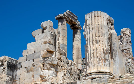Mentor Stones: The Lost Sapphire Tradition of Ancient Greece