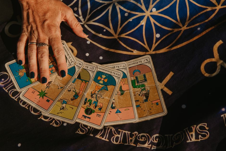 Opal and Your Zodiac Sign: A Guide to Setting Intentions with Each Star Sign