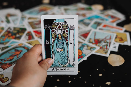 Amethyst and the High Priestess: What Tarot Pairings Can and Cannot Do