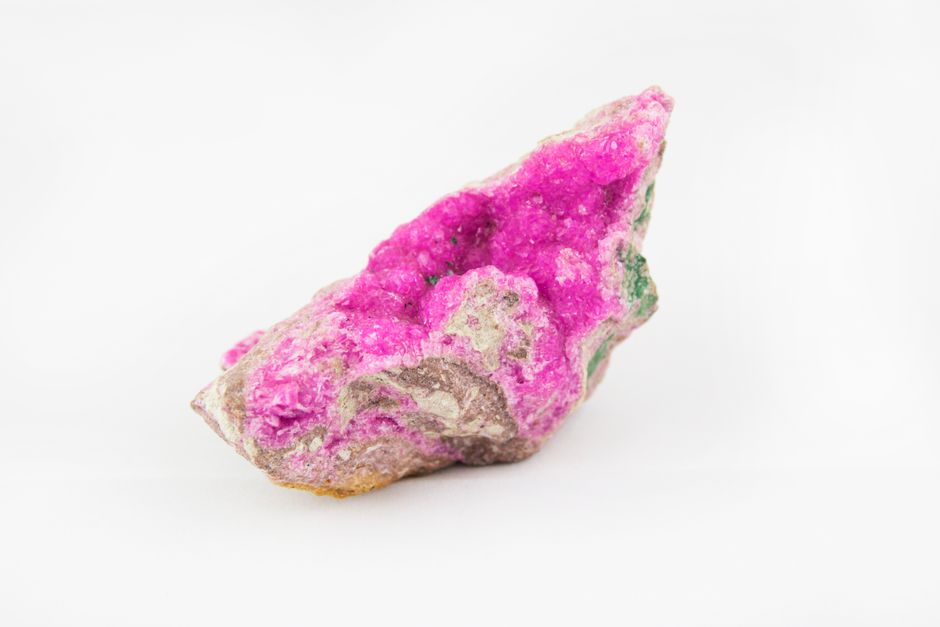 Lepidolite Buying Guide: Gem Show Strategy for Collectors and Investors