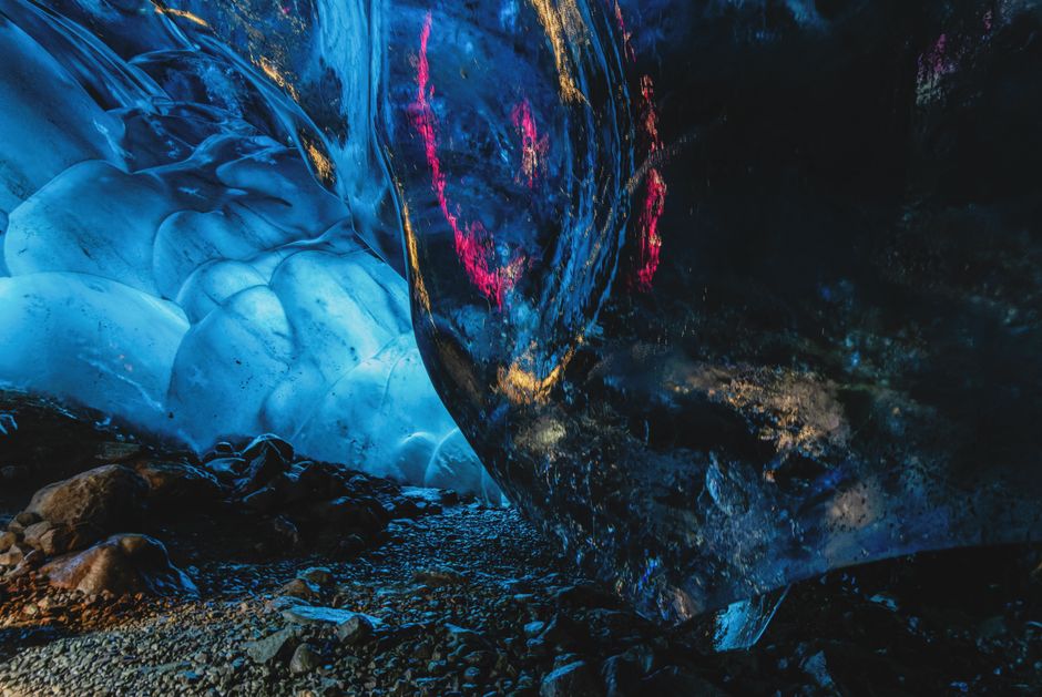 The Black Opal: A Masterpiece of Light and Color in Design