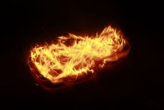 Conch Pearl Color Change: The Role of Flame Structure and Lighting Effects