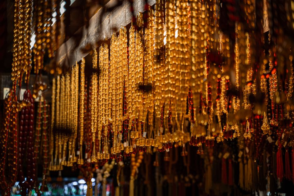 Distinguishing Amber from Copal: Why Age Alone Does Not Explain the Difference