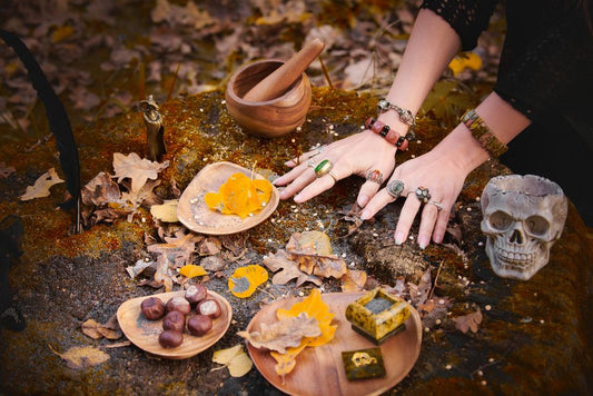 Hackmanite Jewelry and Insurance: What to Document Before a Setting Fails