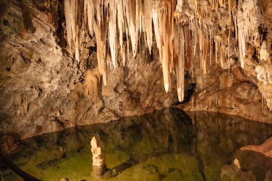 Why Calcite's Low Specific Gravity Makes It a Diagnostic Outlier in the Carbonate Family