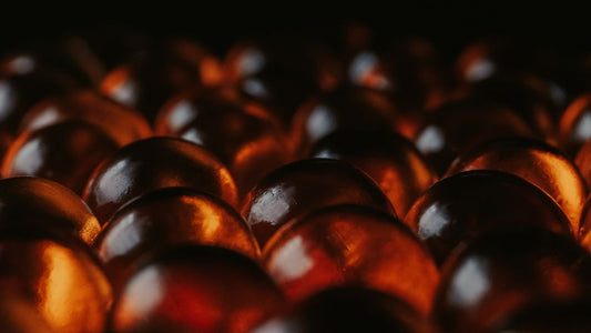 Beeswax Amber Color and Treatment: What Buyers Need to Know About Background Effects and Disclosure
