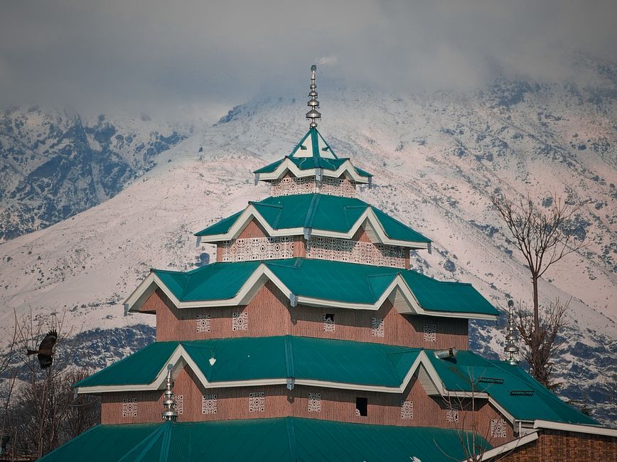 The Himalayan Heritage: Mastering Prong Integrity and Structural Care for Your Kashmir Sapphire