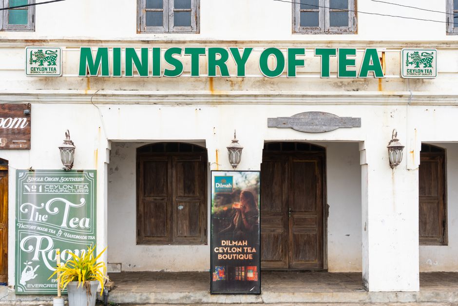 Green Sapphire and the Politics of Color in Colonial Ceylon