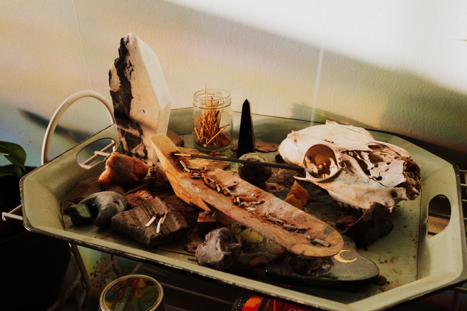 Titanite and Dreamwork: Why a Stone Associated with Light and Bones Rarely Belongs Under Your Pillow