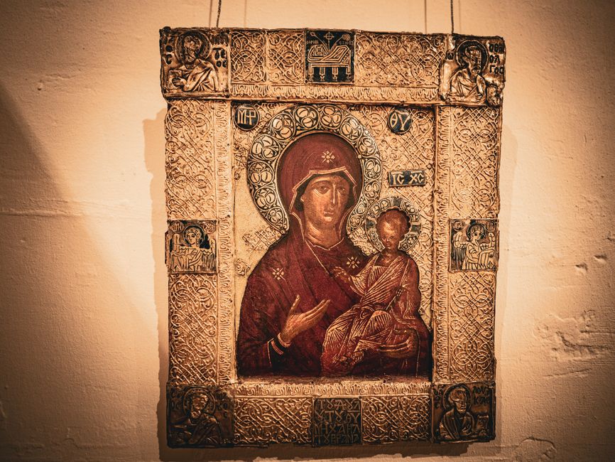 Shungite and the Black Madonna: Unveiling the Sacred Carbon of Ancient Cults