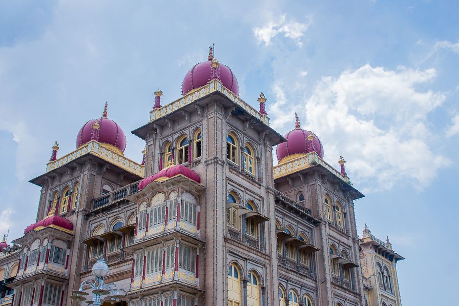 The Royal Love Affair: How Kunzite Captivated a Maharaja and a Queen