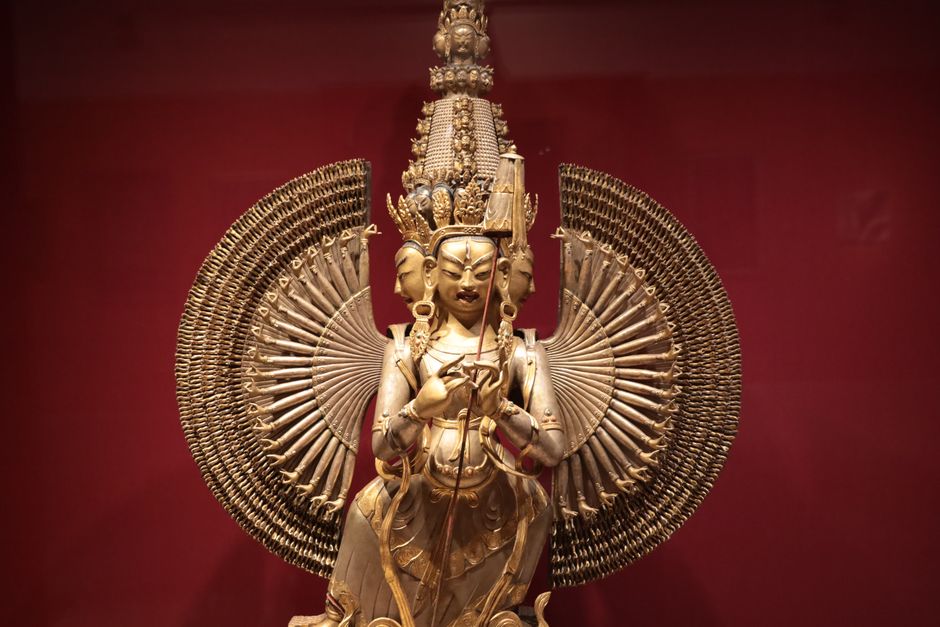 Nephrite in the Far East: Sacred Texts and the Jade of Heaven and Earth