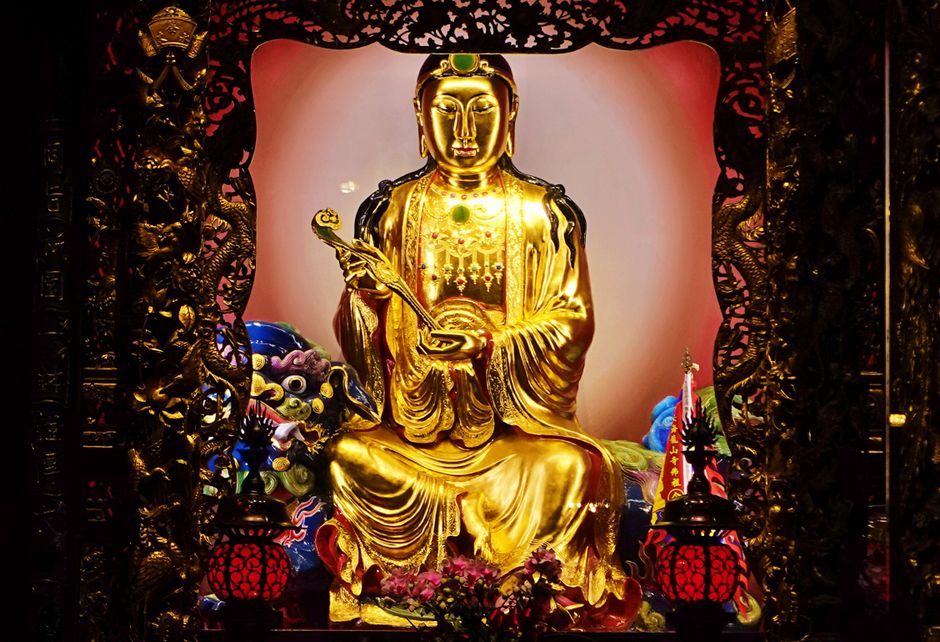 Heliodor: The Golden Beryl of Imperial Courts and Solar Divinity