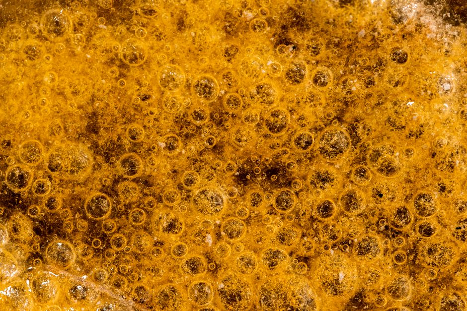 Beeswax Amber: The Science of Cloudy Yellow Amber and Its Distinctive Varieties