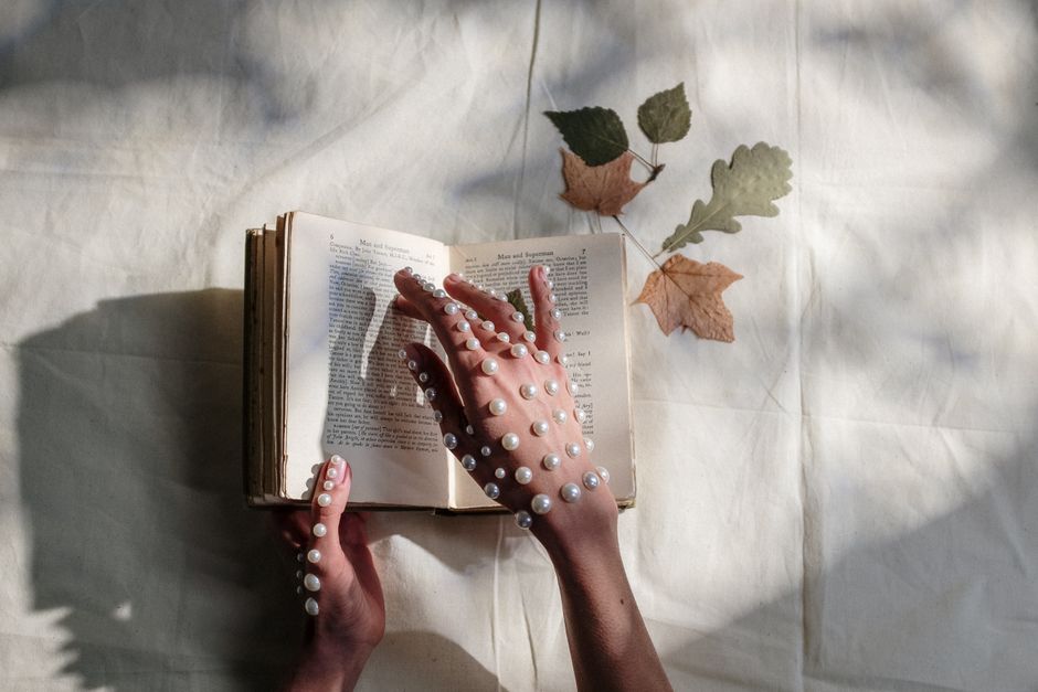 Reading Tahitian Pearl Surfaces Against Those of Other Cultured Pearls