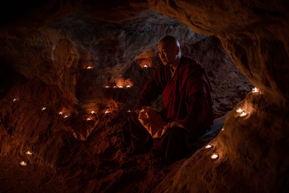 Amber on the Silk Road: The Sacred Amber of Bactrian Queens and Buddhist Monasteries
