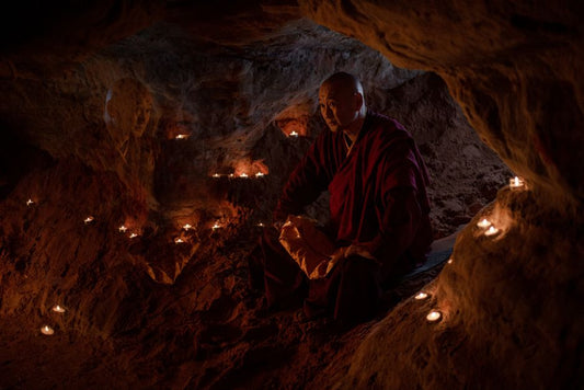 Amber on the Silk Road: The Sacred Amber of Bactrian Queens and Buddhist Monasteries
