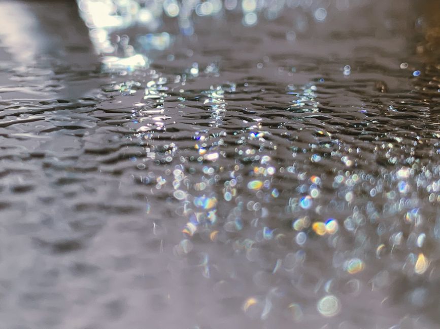 Sodalite and Water: When Getting It Wet Causes Dullness and Surface Wear