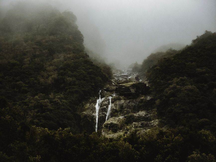 Carving a Nation: How New Zealand Nephrite Became Pounamu