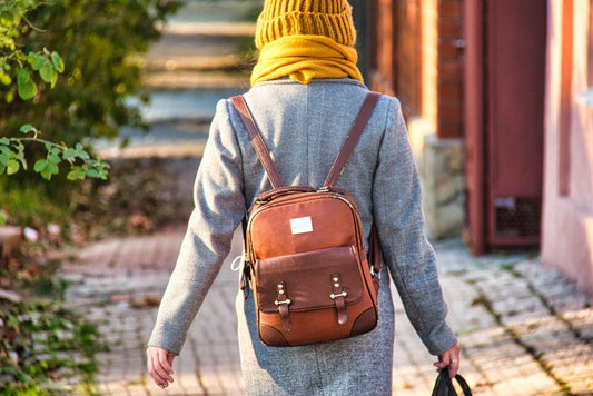 Beeswax Amber on the Go: A Daily Wear Reality Check for Travel Safety