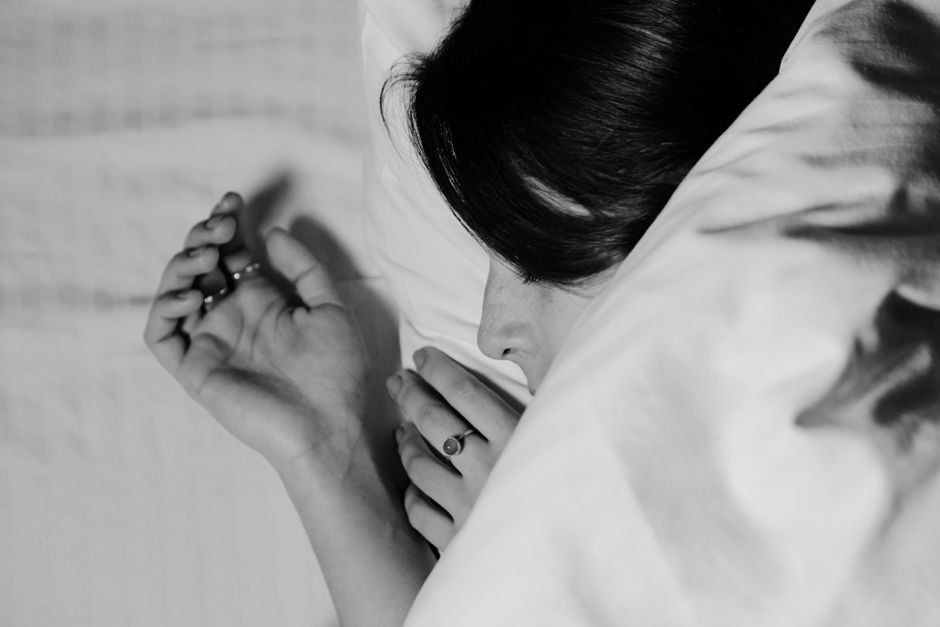 Can You Sleep in a Bloodstone Ring? How Surface Dullness Builds Up Overnight