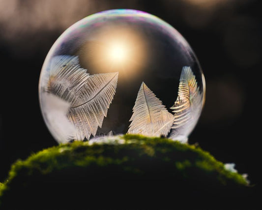 Shungite in Winter: A Seasonal Ritual for Deep Reflection and Grounding