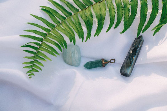 A Step-by-Step Guide to Using Labradorite for Energy Protection and Spiritual Grounding