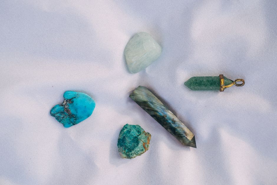 The Geological Formation and Treatment of Labradorite: An In-Depth Guide