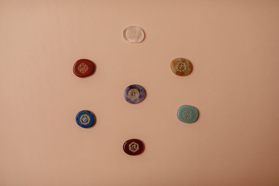 Sapphire Chakra Grid: How to Amplify Throat and Third Eye Energies with Crystal Layouts