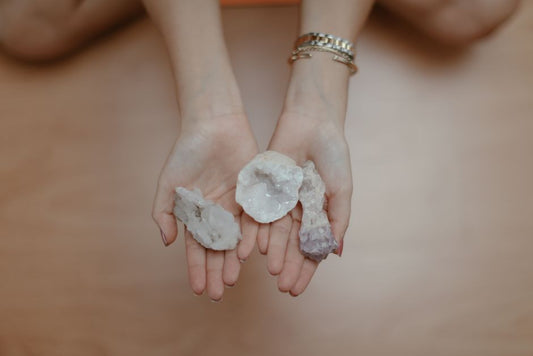 Sphene Crystal Grids: A Guide to Setting Intentions for Clarity and Momentum
