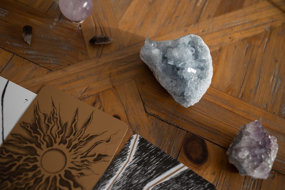 How to Read a Moonstone Certificate and Negotiate Like a Pro: A Buyer's Gemological Cheat Sheet