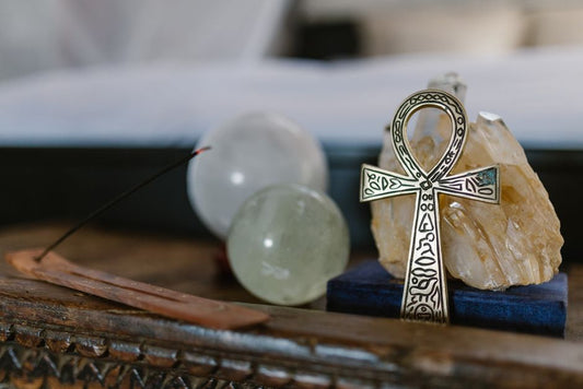Apophyllite Buying Guide: How to Choose the Perfect Crystal for Meditation, Healing, and Home Decor