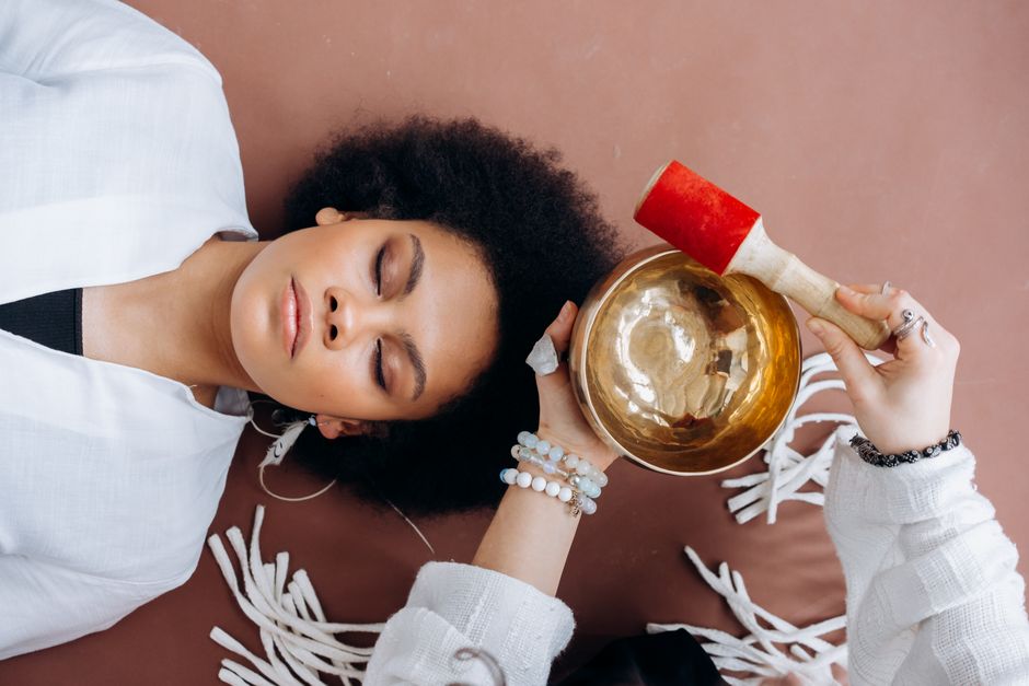 Demantoid Garnet and Solfeggio Frequencies: A Seasonal Ritual for Renewal and Deep Listening