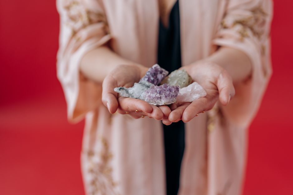 Charoite Buying Guide: How to Choose the Perfect Purple Gemstone Gift