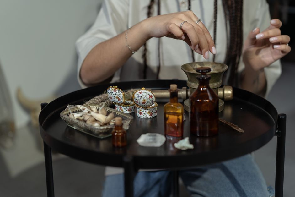 Soapstone in the Apothecary: How a Carvable Rock Entered Early Modern Healing Practice