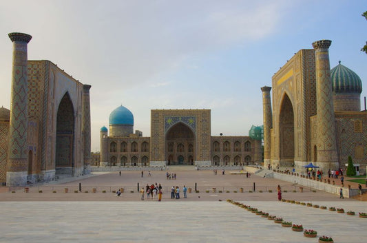 The Silk Road Gemstone Trade: How Ancient Caravans Shaped Global Jewelry History and Cultural Exchange