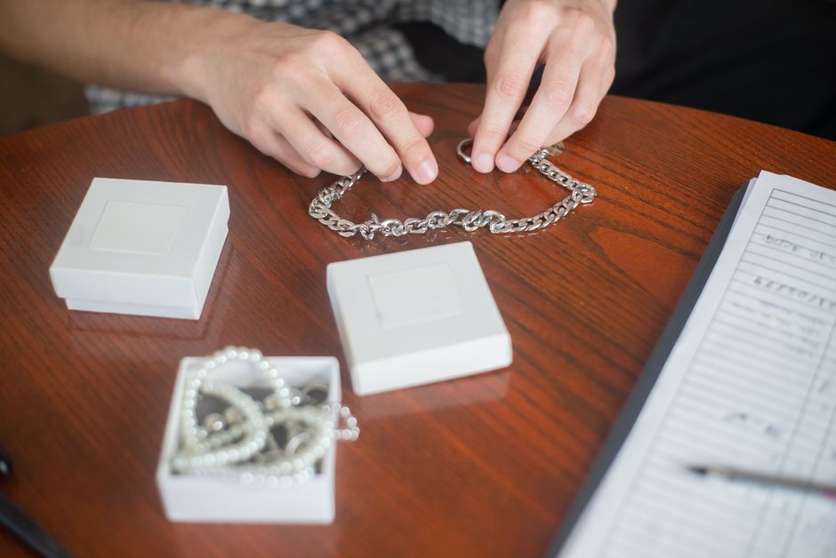 Charoite Investment Guide: Buy for Resale Value and Occasion Selection