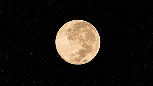 Rainbow Moonstone and Planetary Correspondences: Aligning Your Intentions with the Moon and Stars