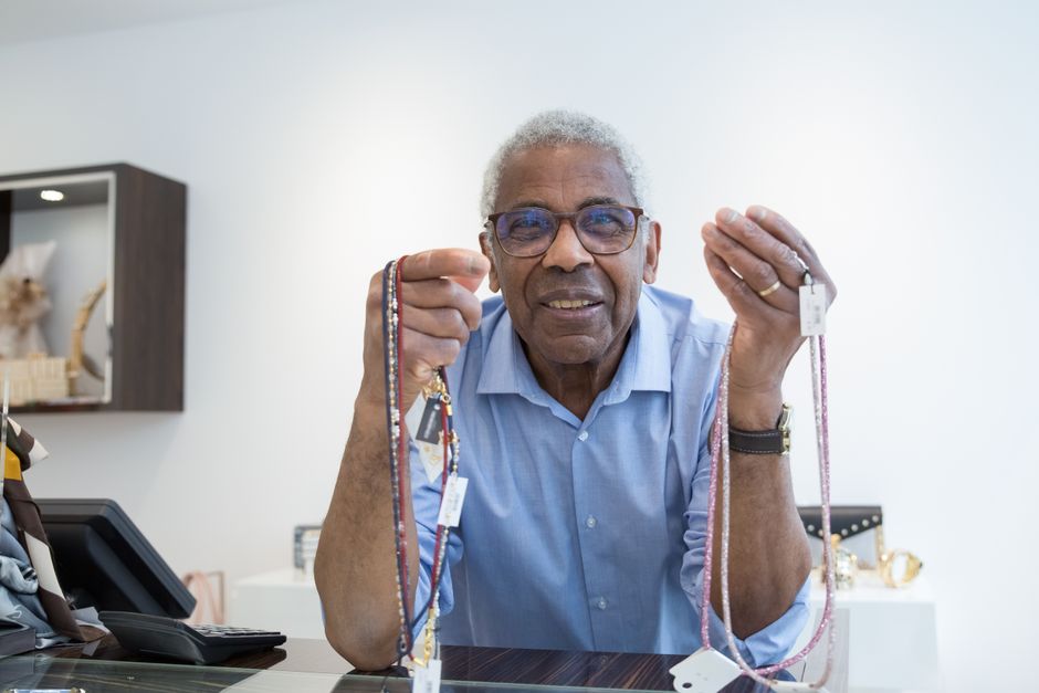 Benitoite Care and Maintenance: A Definitive Guide for Collectors and Jewelry Owners
