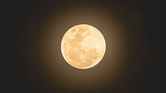 Rainbow Moonstone: Myths, Meanings, and the Science Behind the Glow