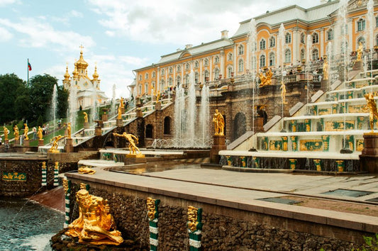 Heliodor on the Silk Roads: Tracing the Golden Beryl from the Ural Mountains to the Court of Catherine the Great