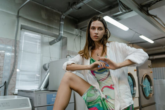 Aquamarine in the Machine Age: How a Sea-Colored Stone Became a Modern Icon of Femininity and Freedom